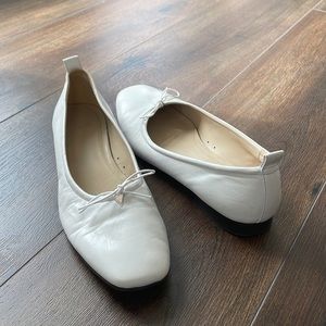 Everlane White Flat